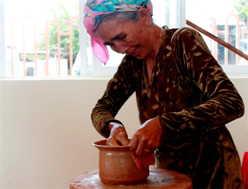 Bình Thuận bảo tồn và phát triển nghề gốm truyền thống Chăm